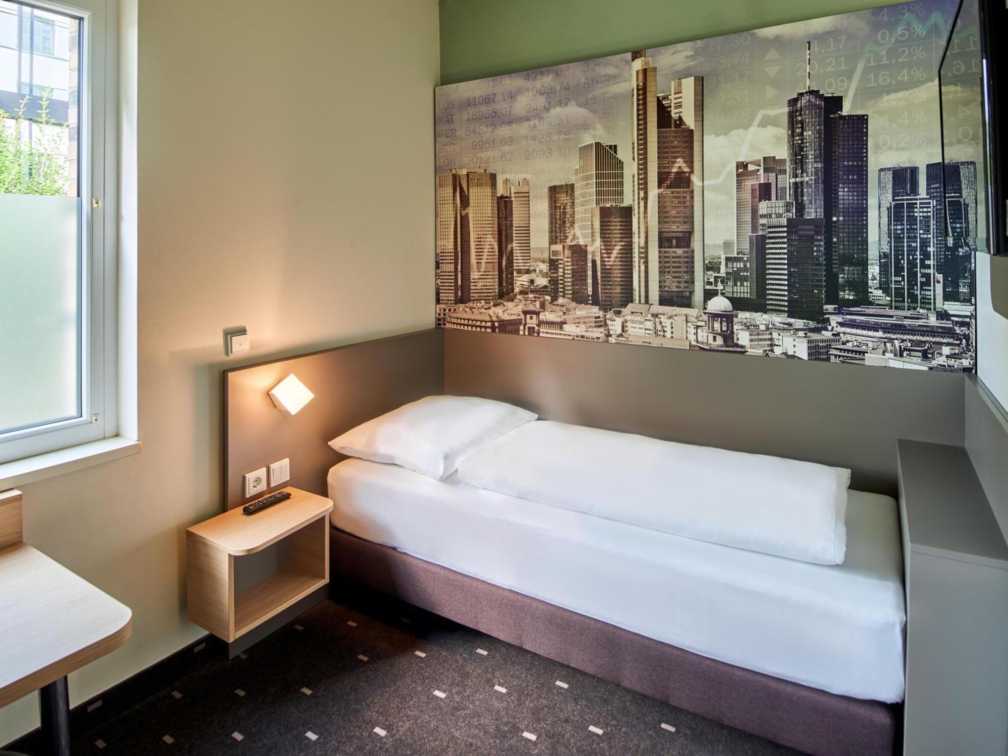 B&B Hotel Frankfurt-West Eschborn Εξωτερικό φωτογραφία